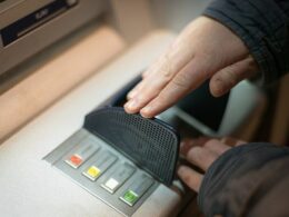 Bankomat zbliżeniowy - czym dokładnie jest?